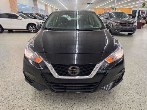 Used 2021 Nissan Versa SV FWD image 2