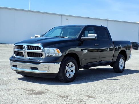 Used 2023 RAM 1500 Classic SLT w/ Trailer & Traction Group AWD/4WD image 3