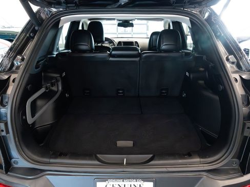 Used 2015 Jeep Cherokee Trailhawk w/ Comfort/Convenience Group image 8