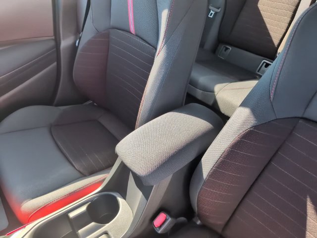 Used 2026 Toyota Corolla SE w/ SE Premium Package FWD image 21