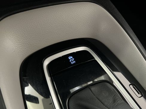 Used 2020 Toyota Corolla LE FWD image 34