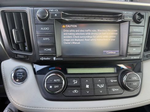 Used 2018 Toyota RAV4 XLE AWD/4WD image 34