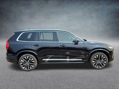 New 2025 Volvo XC90 B5 Plus w/ Protection Package Premier image 8