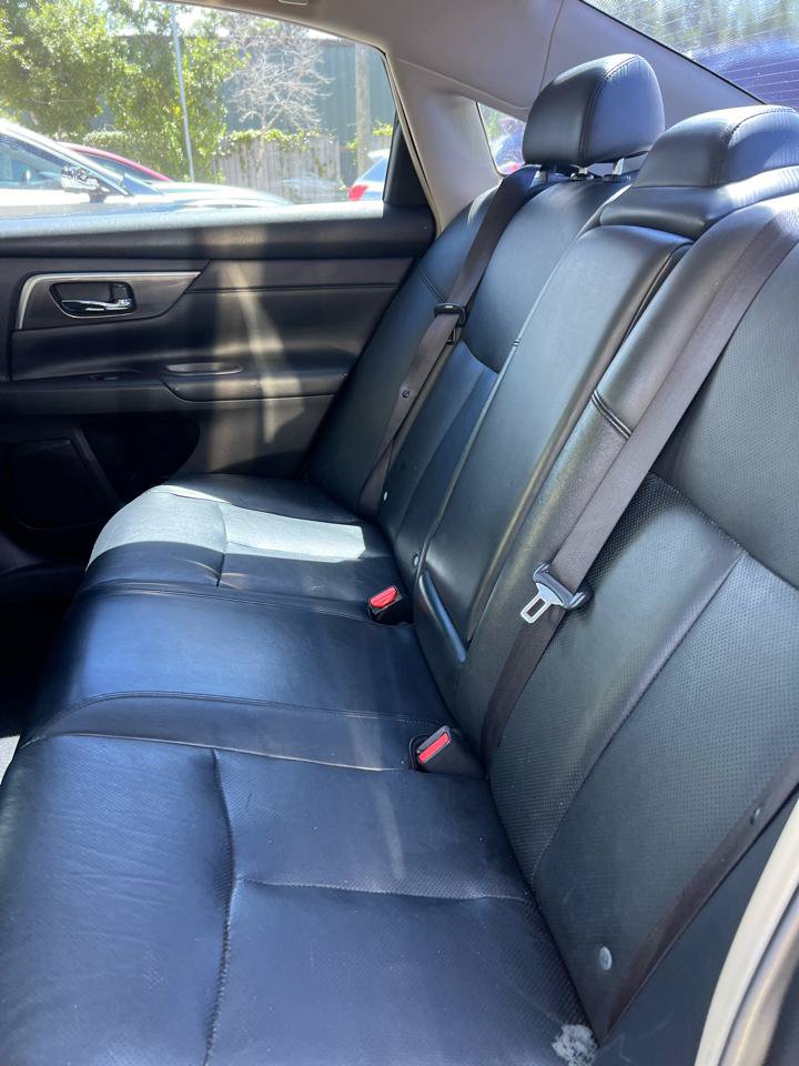 Used 2013 Nissan Altima 2.5 SL w/ Technology Pkg FWD image 9