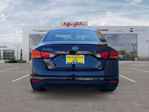 Used 2024 Nissan Altima 2.5 S image 4
