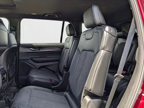 New 2025 Jeep Grand Cherokee L Altitude AWD/4WD image 16