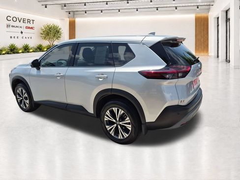 Used 2021 Nissan Rogue SV FWD image 8