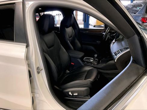 Used 2022 BMW X4 xDrive30i w/ Premium Package image 9