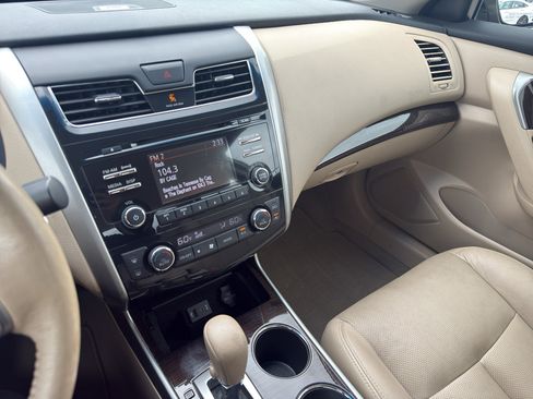 Used 2014 Nissan Altima 2.5 SL FWD image 21