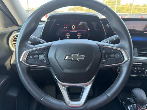 Used 2024 Chevrolet Trax ACTIV w/ Sunroof Package FWD image 25