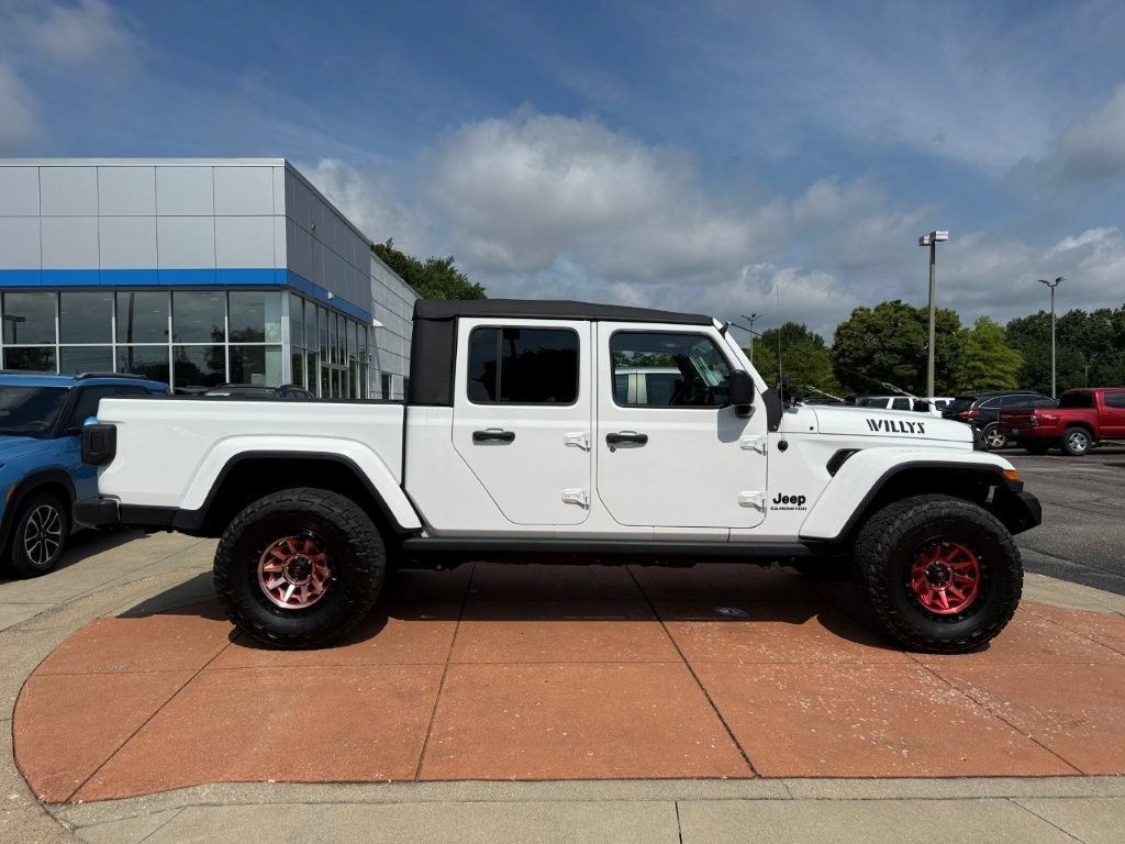 Used 2022 Jeep Gladiator Sport AWD/4WD image 9