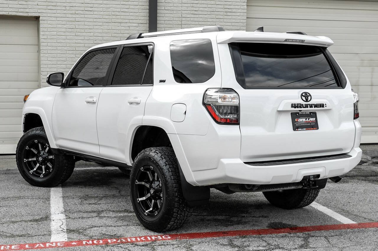Used 2021 Toyota 4Runner SR5 Premium w/ Moonroof Package AWD/4WD image 13