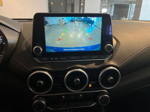 Used 2025 Nissan Sentra SV image 17