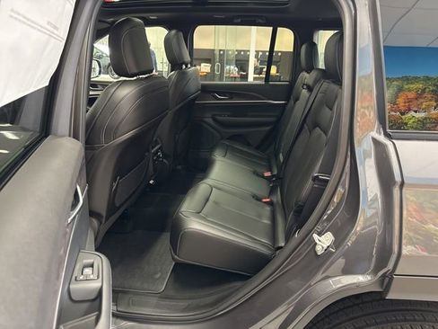 New 2025 Jeep Grand Cherokee Limited AWD/4WD image 37