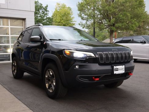 Used 2019 Jeep Cherokee Trailhawk w/ Cold Weather Group AWD/4WD image 7