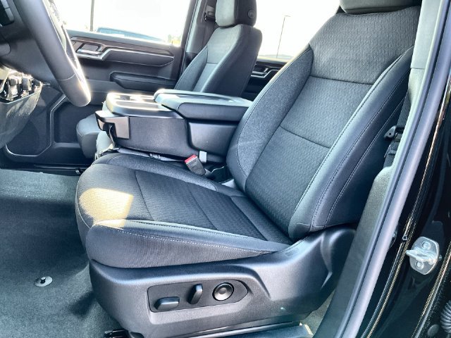 New 2026 Chevrolet Silverado 1500 RST w/ LPO, Dark Essentials Package AWD/4WD image 21