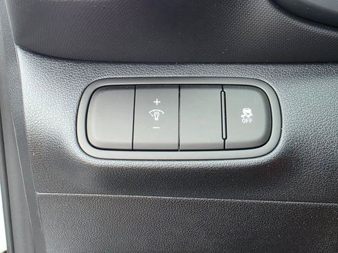 New 2025 Hyundai Venue SEL image 36