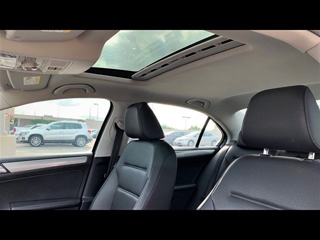 Used 2016 Volkswagen Jetta SE FWD image 10