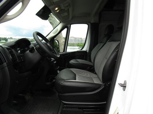 Used 2026 RAM ProMaster 2500 w/ Convenience Group FWD image 10