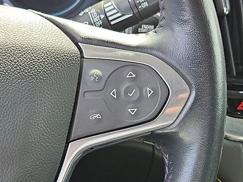 Used 2021 Chevrolet Traverse LT FWD image 22