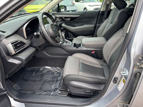 Used 2025 Subaru Outback Onyx Edition AWD/4WD image 28