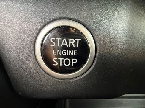 Used 2022 Nissan Rogue SV image 24