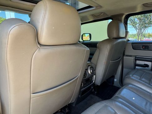 Used 2003 HUMMER H2 w/ Preferred Equipment Group image 28