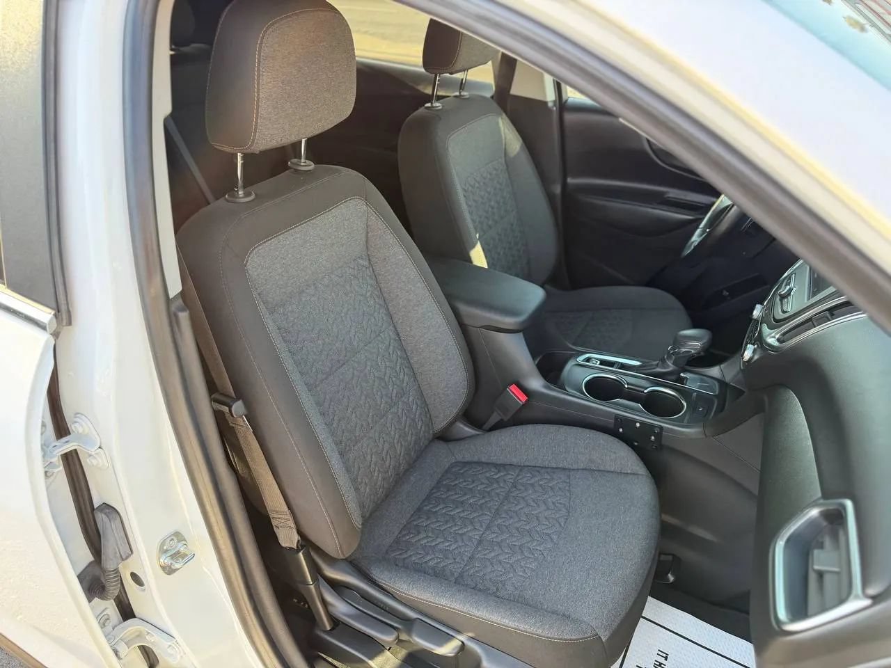 Used 2023 Chevrolet Equinox LT FWD image 36