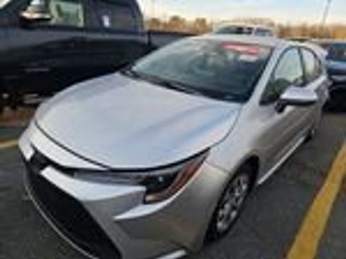 Used 2023 Toyota Corolla LE image 1