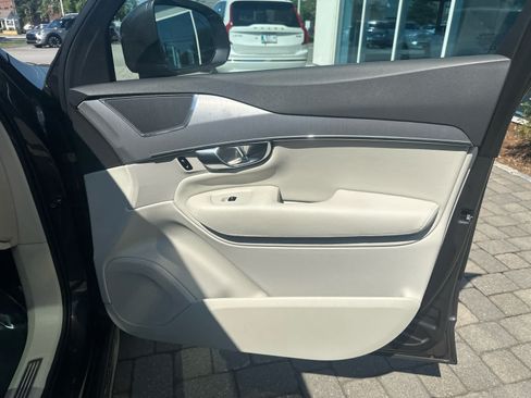 Used 2025 Volvo XC90 B5 Core w/ Climate Package AWD/4WD image 43