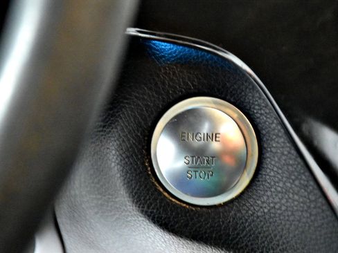 Used 2016 Mercedes-Benz GL 450 4MATIC image 15