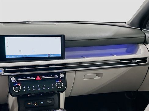 Used 2025 Hyundai Tucson Limited image 23