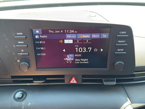 Used 2025 Hyundai Elantra Sport FWD image 15