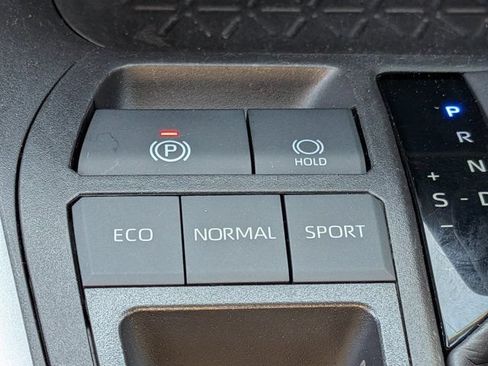 Used 2024 Toyota RAV4 XLE FWD image 21