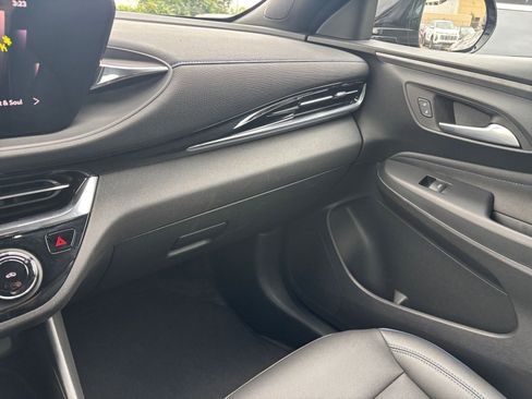 Used 2025 Buick Envista Sport Touring FWD image 34