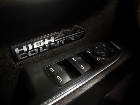 Used 2023 Chevrolet Silverado 1500 High Country w/ High Country Premium Package AWD/4WD image 25