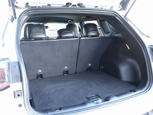 Used 2023 Jeep Compass Limited image 16