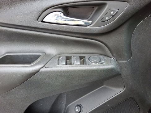 Used 2022 Chevrolet Equinox LT image 12