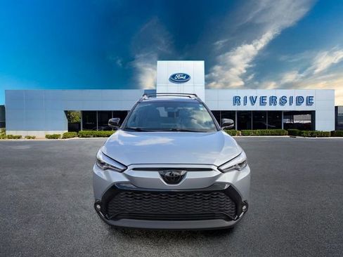 Used 2024 Toyota Corolla Cross AWD Hybrid w/ Convenience Package image 2