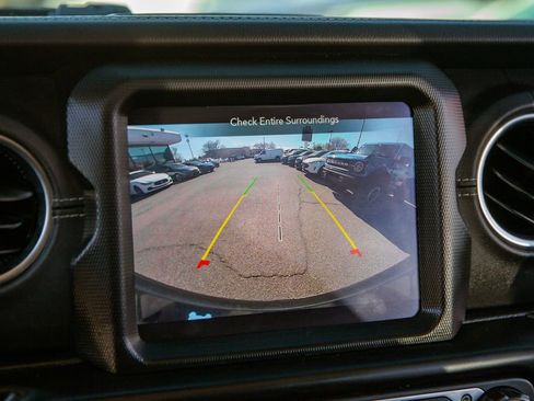 Used 2023 Jeep Wrangler Unlimited Sahara image 16