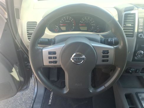 Used 2019 Nissan Frontier SV AWD/4WD image 14
