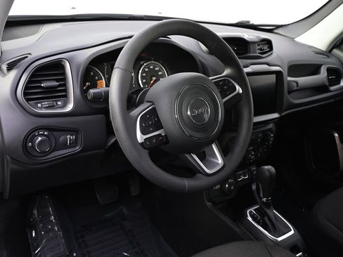 Used 2023 Jeep Renegade Latitude AWD/4WD image 11