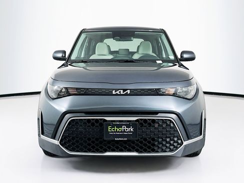 Used 2025 Kia Soul LX w/ LX Technology Package image 2