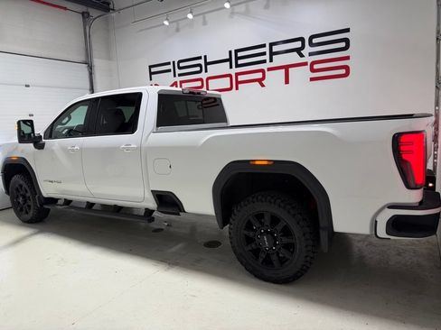 Used 2024 GMC Sierra 2500 AT4 w/ AT4 Preferred Package AWD/4WD image 7