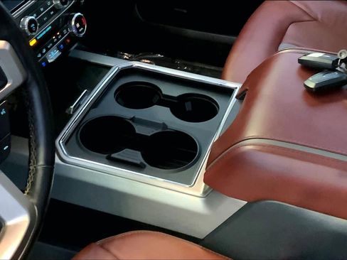 Used 2022 Ford F450 Platinum w/ FX4 Off-Road Package image 15