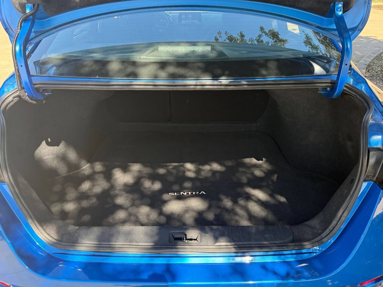 Used 2025 Nissan Sentra SV FWD image 30
