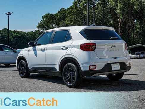 Used 2022 Hyundai Venue SE FWD image 13