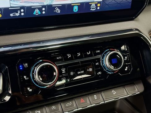 Used 2023 GMC Sierra 1500 AT4 image 19