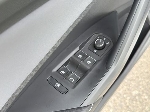 New 2026 Volkswagen Jetta SE FWD image 23