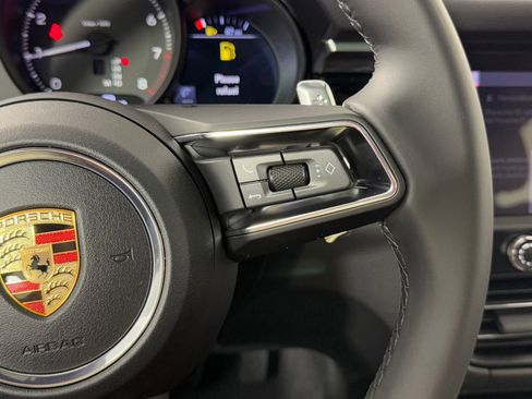 Certified 2026 Porsche Macan AWD/4WD image 21